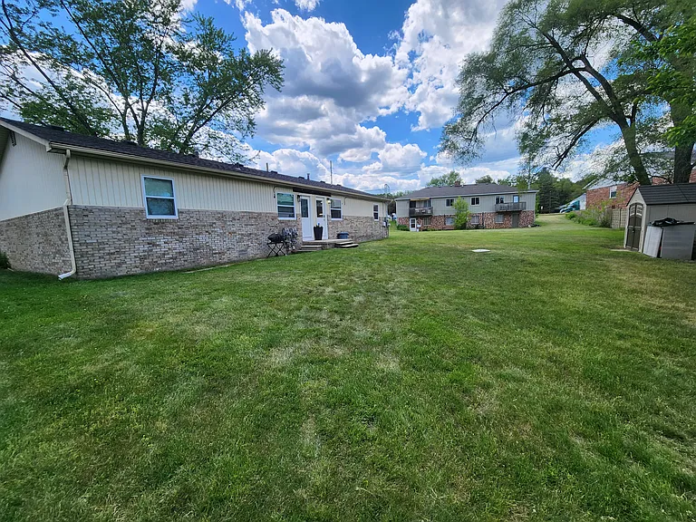 8139 Grand River Rd #2 — Photo 36