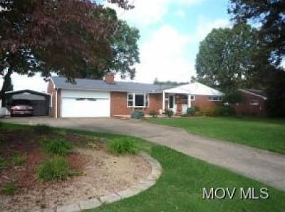 1st image of 903 Boulevard Dr