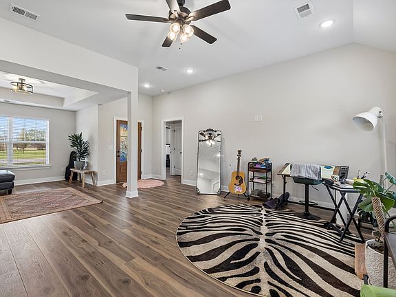 4th image of 3165 Lights Chapel Rd