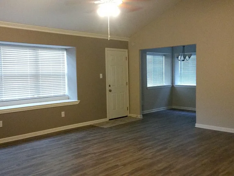 11307 Rousseau Dr — Photo 3