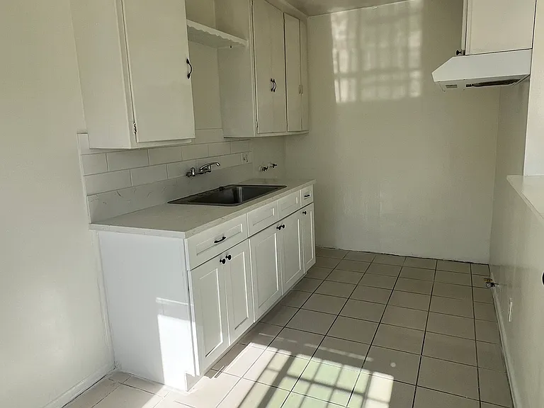 6827 San Luis St — Photo 7