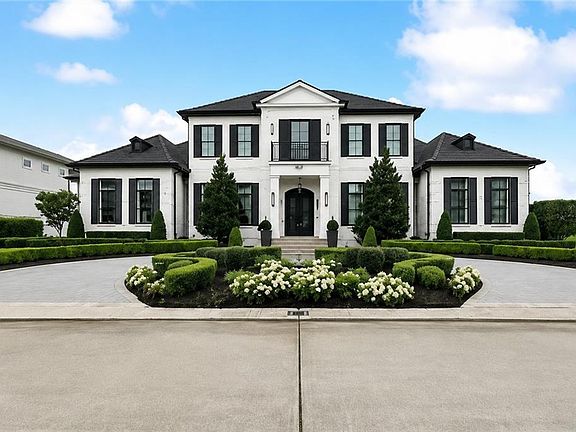 2nd image of 24 Royal Palm Dr