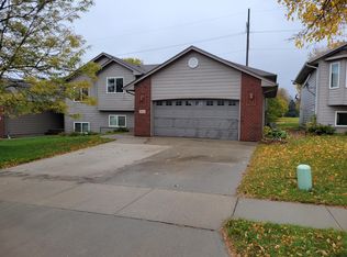 3105 N Aurora Ave, Sioux Falls, SD 57107