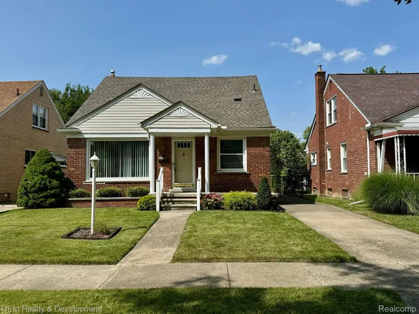 2044 Syracuse Ct, Dearborn, MI 48124
