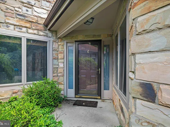 6 Marvin Ct, Lawrence Township, NJ 08648