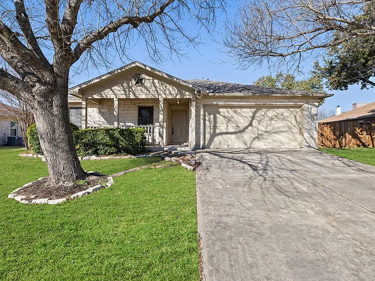 3812 Eagles Nest St — Photo 1