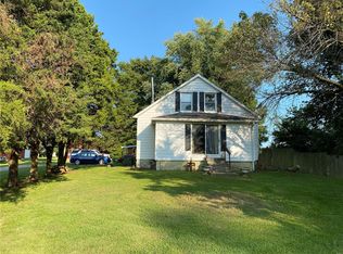 2672 Woodburn Rd, Bunker Hill, IL 62014