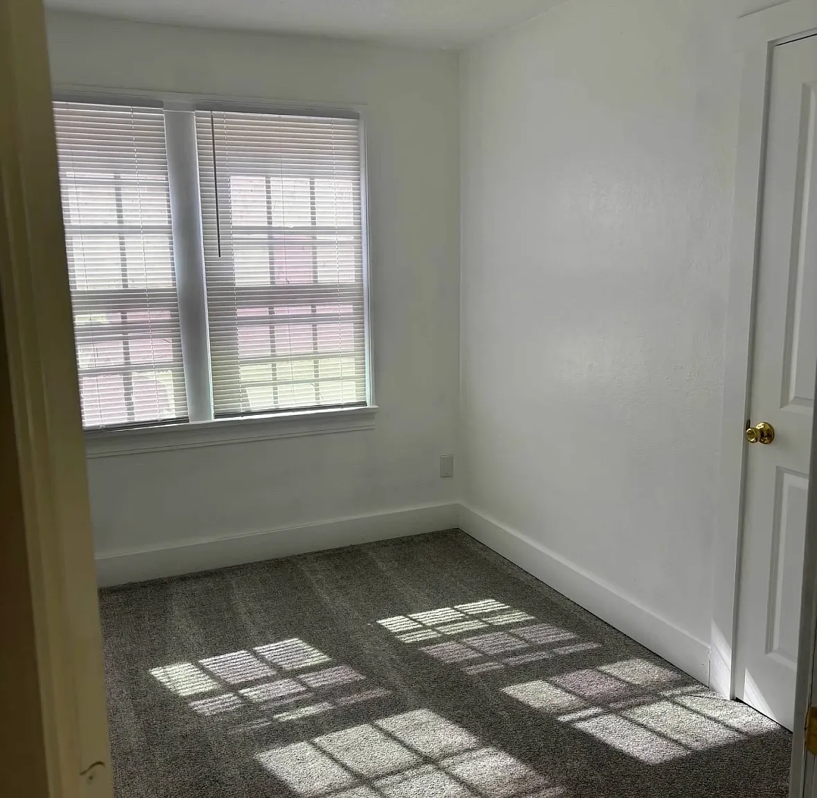 3 bed, 946 sqft, $1,000 — Photo 3