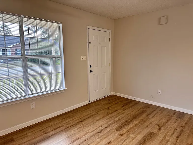 309 Tylers Way — Photo 2