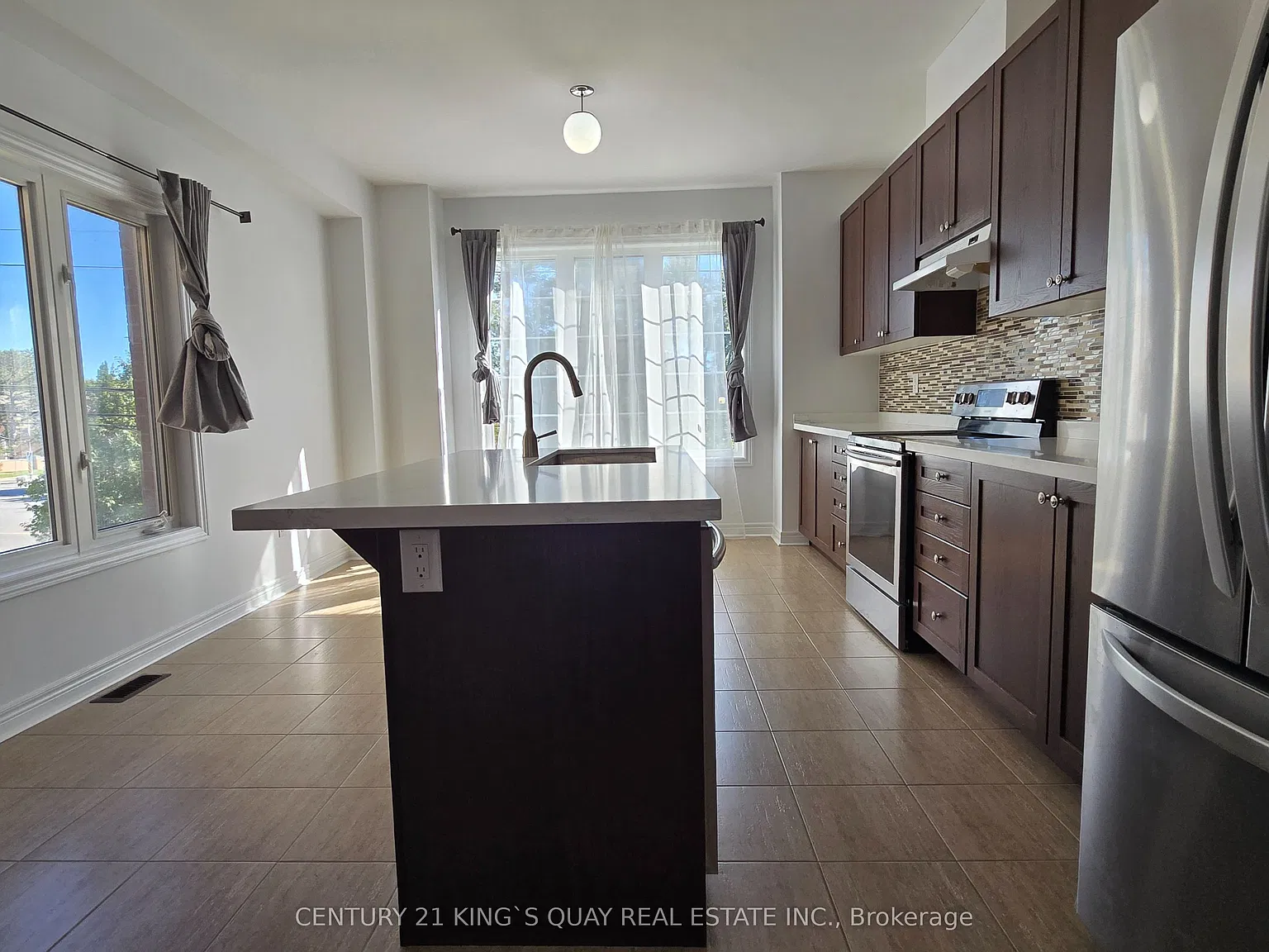3 bed, $3,150 — Photo 2