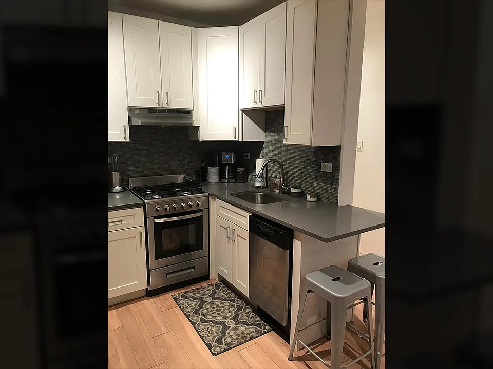 513 W Belmont Ave #3