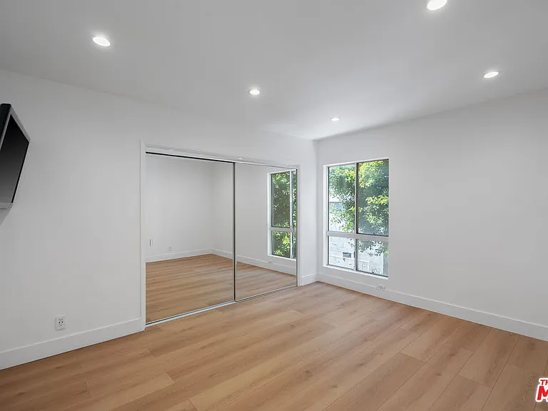 4807 Woodley Ave #309 — Photo 23
