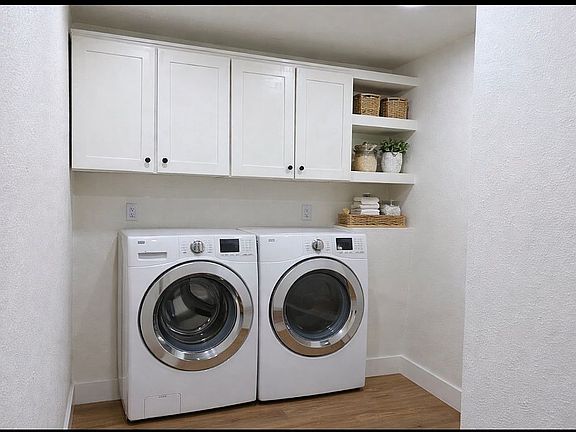 4th image of 2304 Elgin Ave