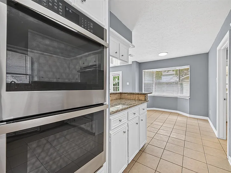 6715 Greenvale Ln — Photo 11