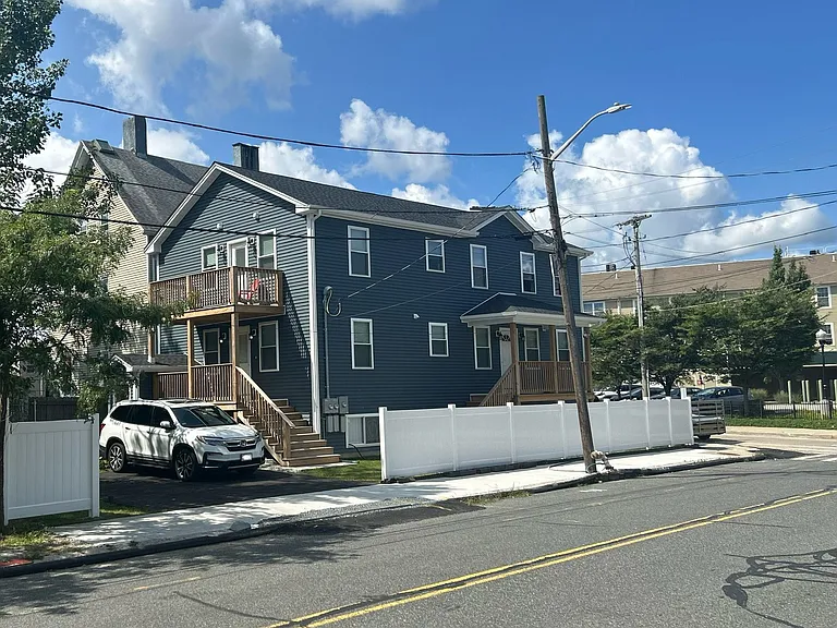 472 Friendship St #B — Photo 1