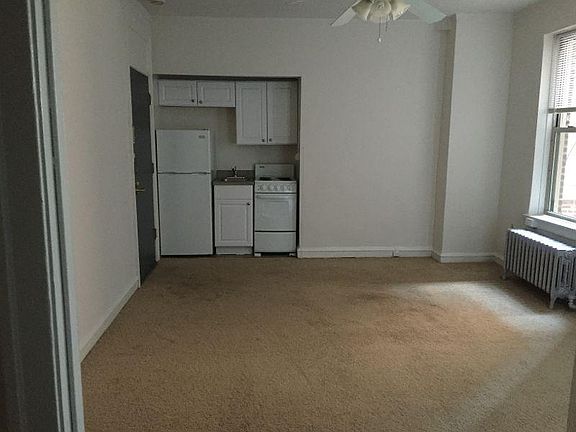 4th image of 2192 N Lincoln Park W #810