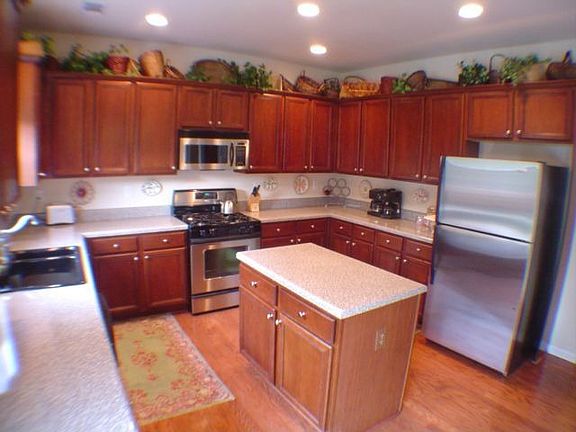 Nice Open Kithchen with Stainless Steel Appliances
