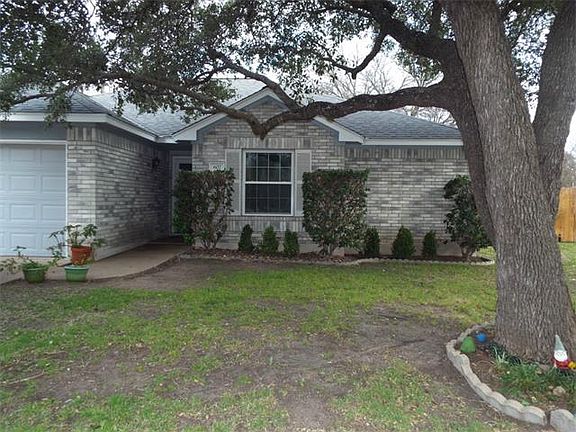 2nd image of 607 Blue Oak Cir