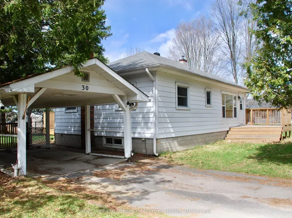 30 Kitchen Rd S, Huntsville, ON P1H 1Y3