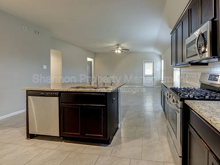 8002 Carillon Way — Photo 8