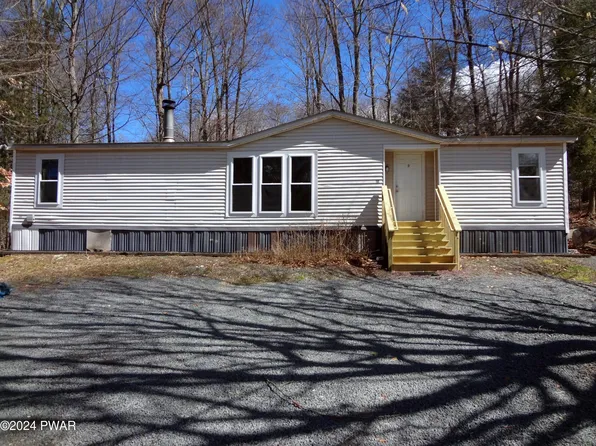 115 Spruce St, Greentown, PA 18426