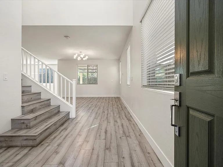 4105 Trillium Bay Ln — Photo 5