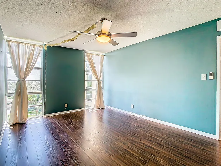7400 Sun Island Dr #503 — Photo 35
