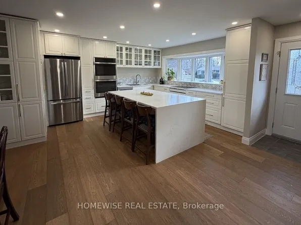 15 Lakeview Ave, Saint Catharines, ON L2N 2P8