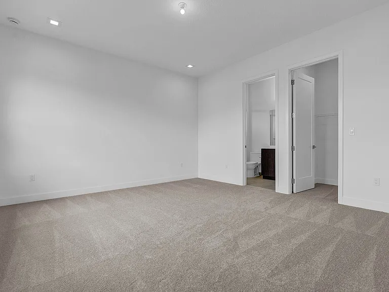 9523 Riverside Park Dr — Photo 7