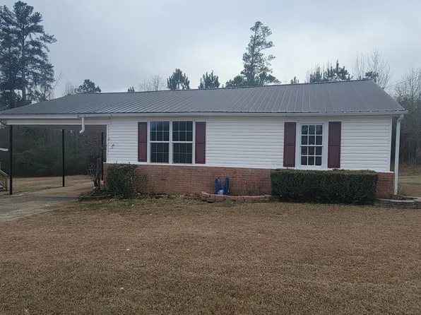 536 Circle Hill Dr, Selmer, TN 38375