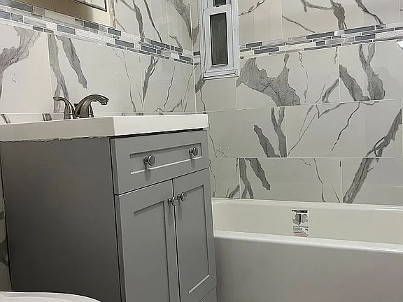 5th image of 384 Stuyvesant Ave #88