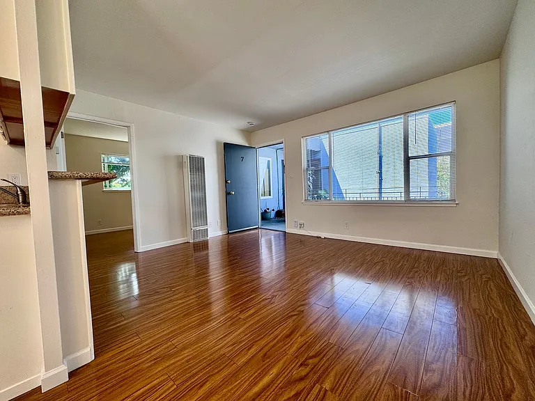 1643 Prince St — Photo 10