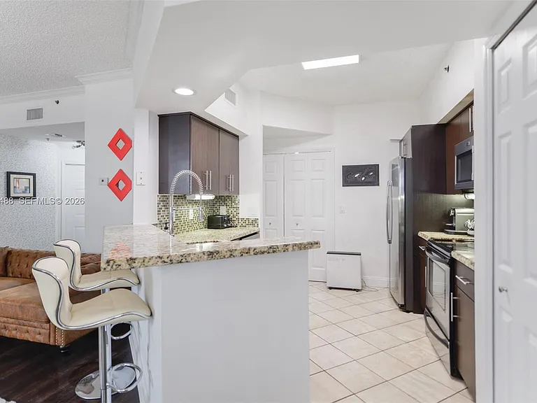 3245 NE 184th St #13101 — Photo 3
