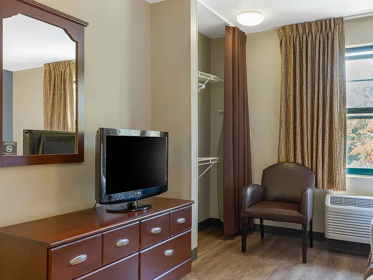 Studio Suite - 2 Full Beds
