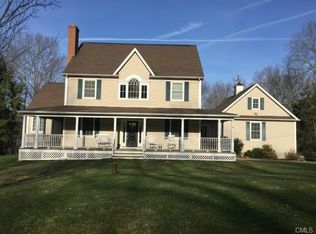 5 Belinsky Cir, Oxford, CT 06478
