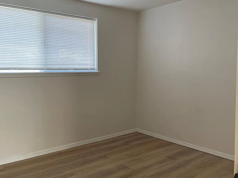 14627 W Thorne Ln SW — Photo 8