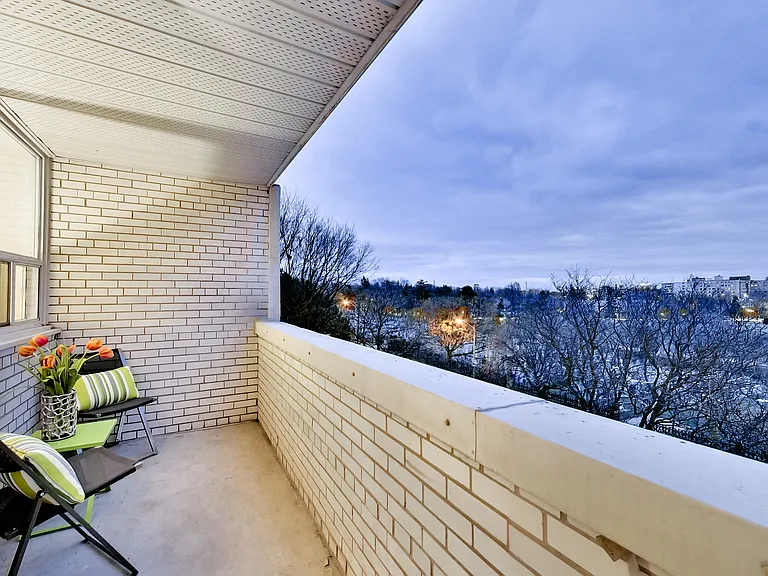 630 Roselawn Ave — Photo 37