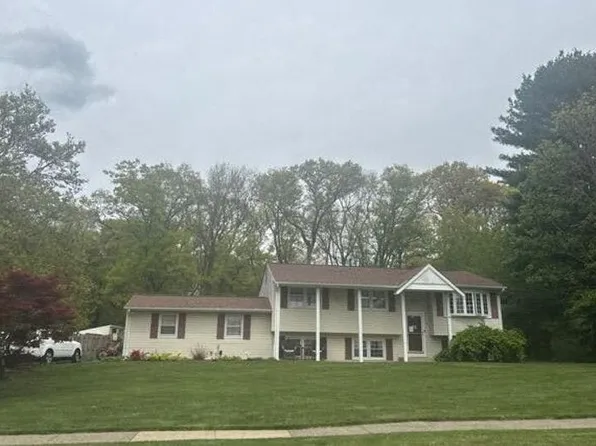 9 Lincoln Dr, Flanders, NJ 07836