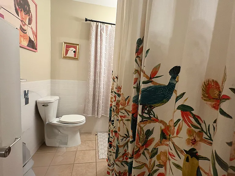 6668 Lincoln Dr — Photo 2