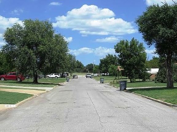 3rd image of 3821 NW Columbia Ave