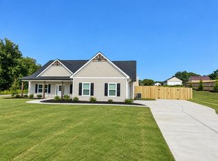 1000 Shoreline Dr, Madison, GA 30650
