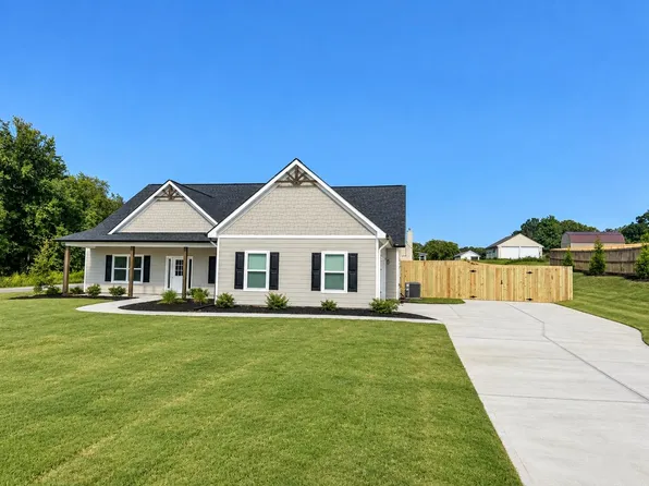 1000 Shoreline Dr, Madison, GA 30650