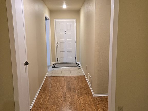 3rd image of 951 Park Meadow Dr