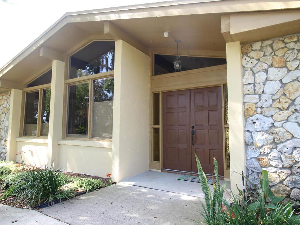 1st image of 1400 Oak Forest Dr