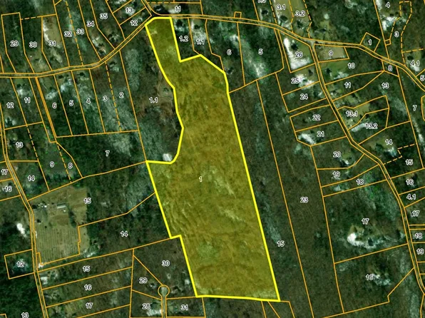 43 Yew St, Douglas, MA 01516
