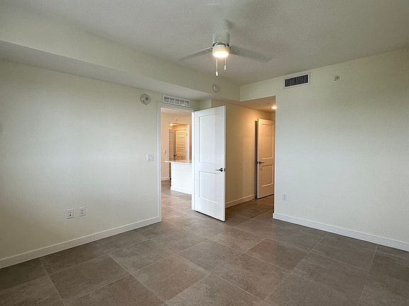 4th image of 16500 Biscayne Blvd #Sn2001
