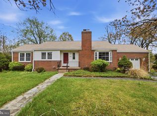 826 Van Buren St, Herndon, VA 20170