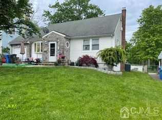 104 Longfellow Dr, Colonia, NJ