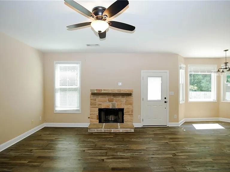 1005 Landover Xing — Photo 3