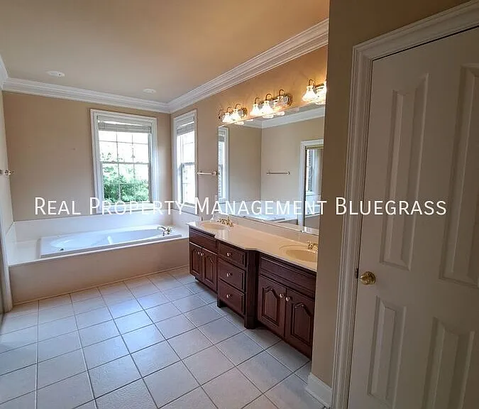 1221 Birmingham Ln — Photo 7